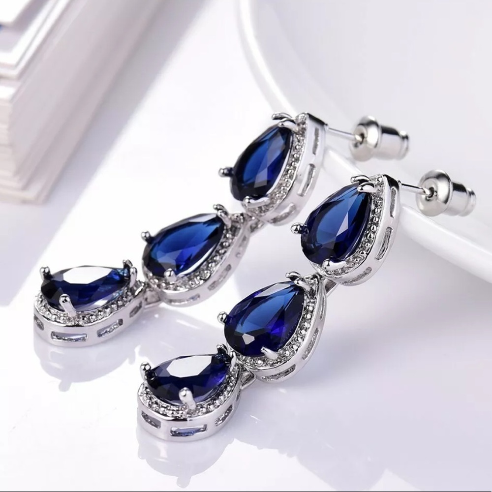 White Gold Blue sapphire Earrings